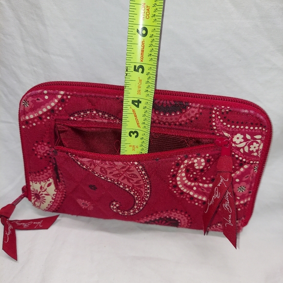 VERA BRADLEY Red Pink Paisley Zip Around Quilted Fold Out Women's Wallet - Picture 4 of 9